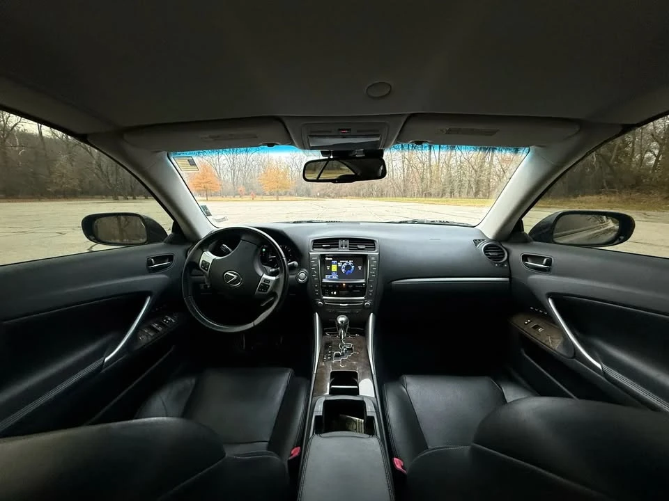 2013 Lexus IS 2nd Gen - Image 16 of 19