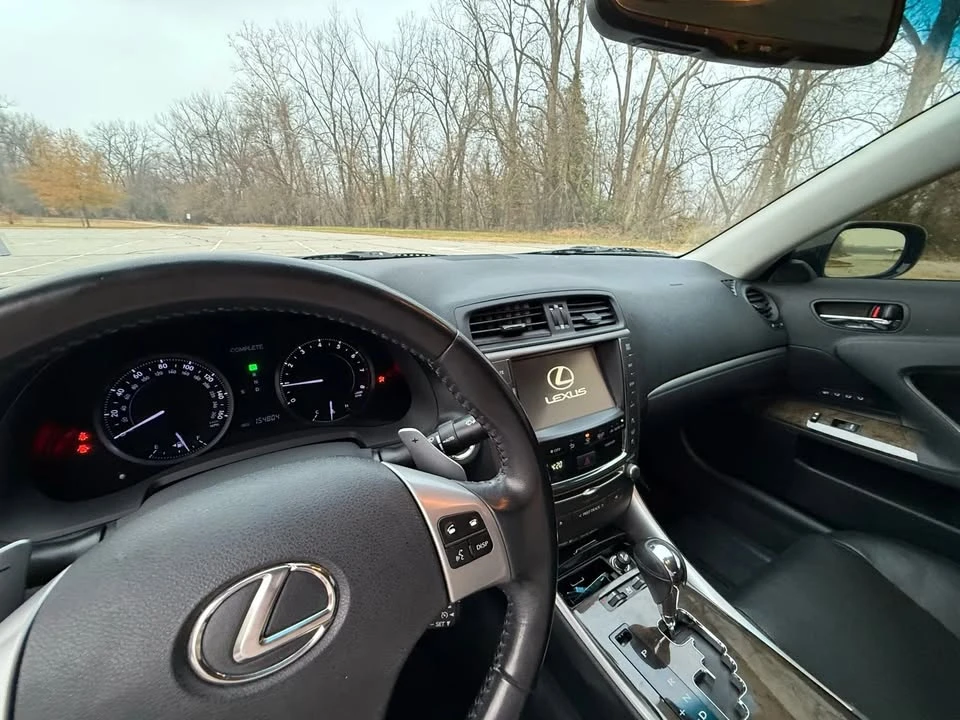 2013 Lexus IS 2nd Gen - Image 15 of 19