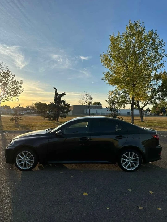 2013 Lexus IS 2nd Gen - Image 8 of 12