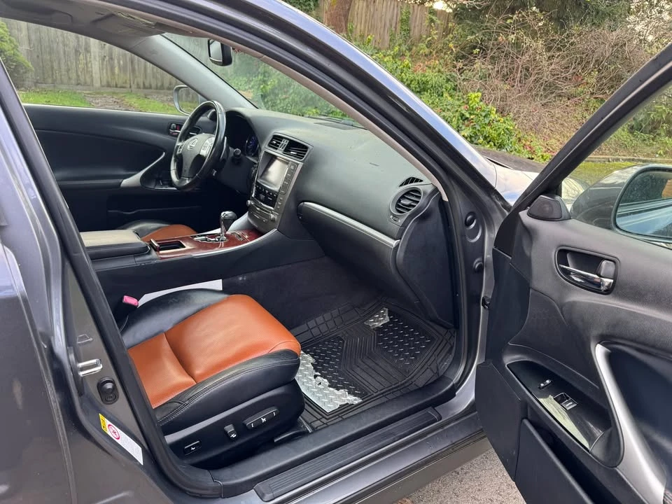 2013 Lexus IS 2nd Gen - Image 11 of 15