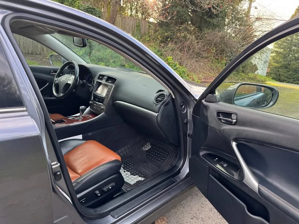 2013 Lexus IS 2nd Gen - Image 10 of 15