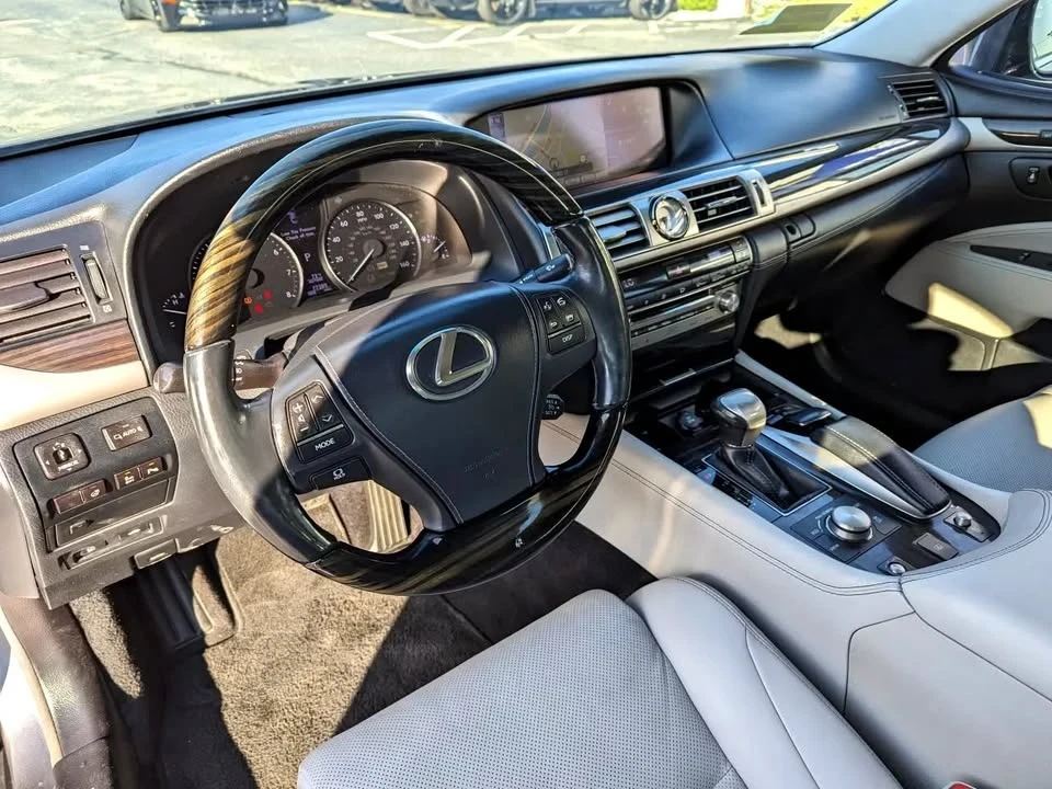 2013 Lexus LS 4th Gen - Image 9 of 18