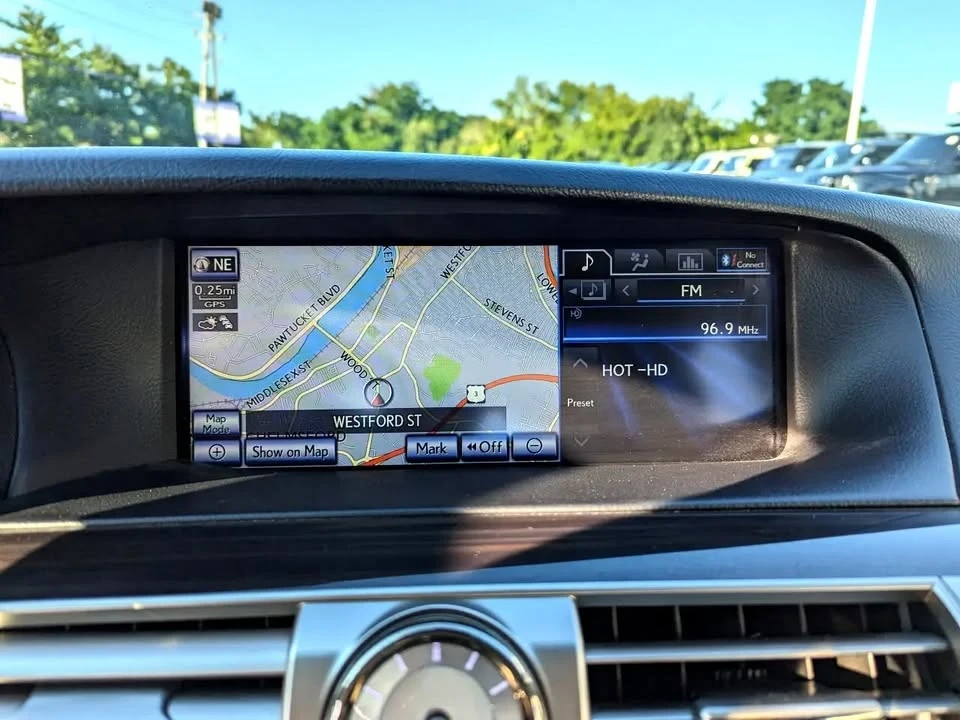2013 Lexus LS 4th Gen - Image 12 of 18