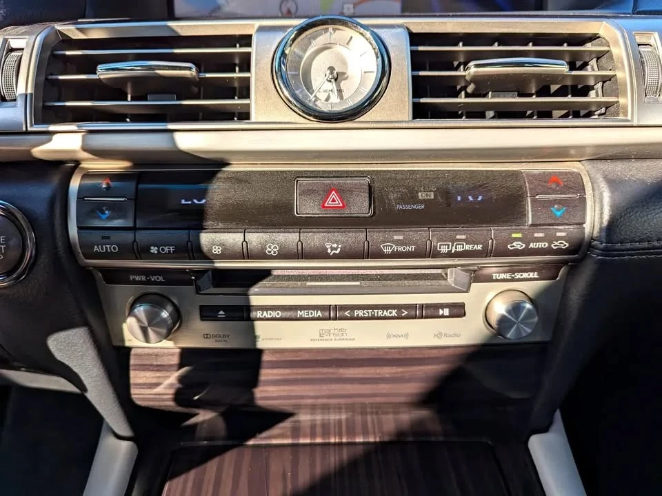 2013 Lexus LS 4th Gen - Image 14 of 18