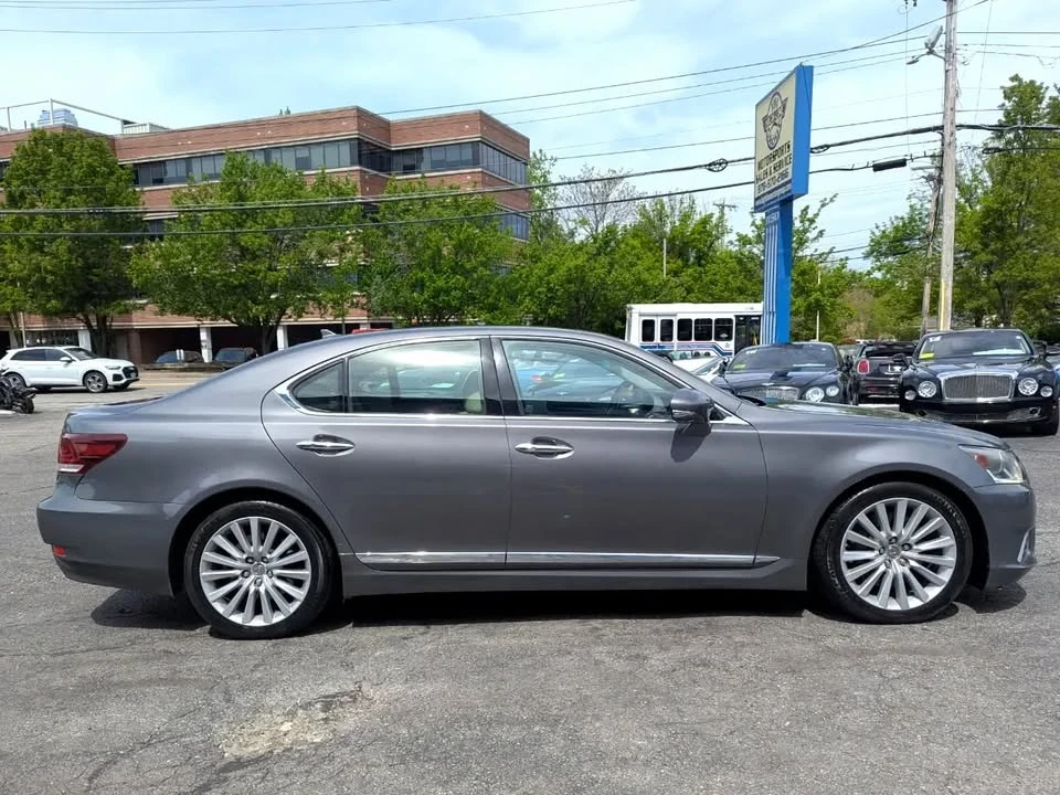 2013 Lexus LS 4th Gen - Image 2 of 18