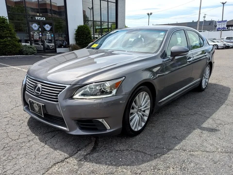 2013 Lexus LS 4th Gen - Image 5 of 18
