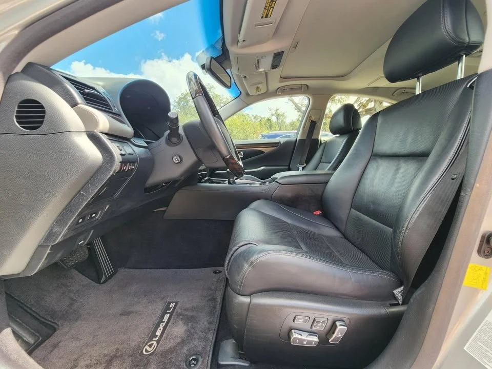 2013 Lexus LS 4th Gen - Image 8 of 19
