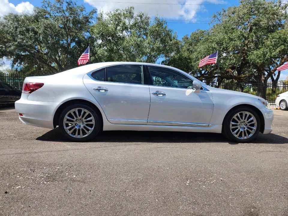 2013 Lexus LS 4th Gen - Image 6 of 19