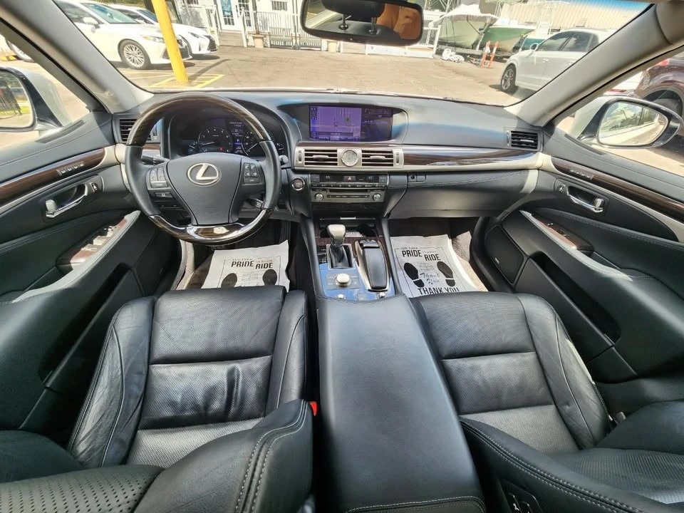 2013 Lexus LS 4th Gen - Image 10 of 19