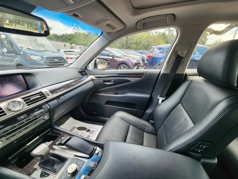 2013 Lexus LS 4th Gen - Image 9 of 19