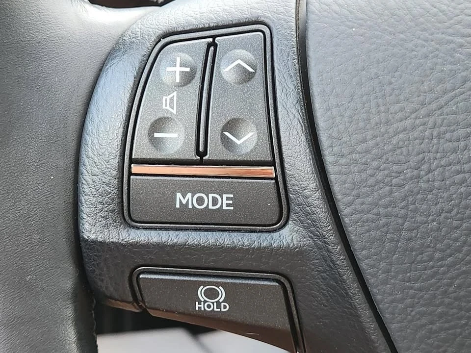 2013 Lexus LS 4th Gen - Image 14 of 19