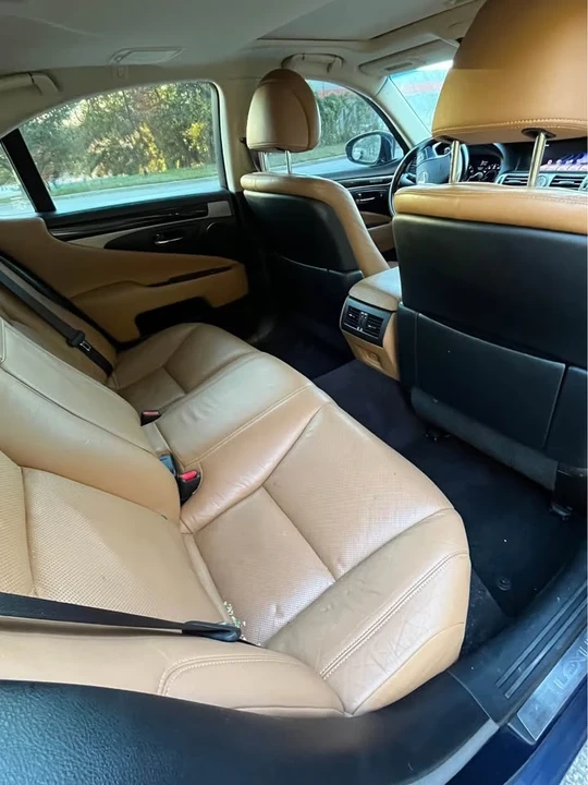 2013 Lexus LS 4th Gen - Image 7 of 8