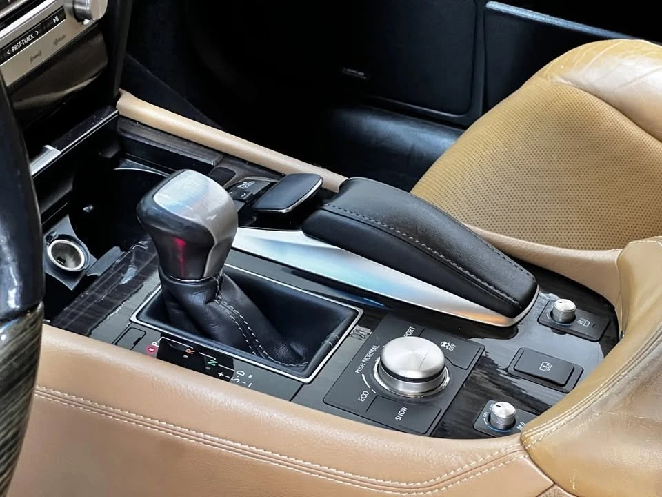 2013 Lexus LS 4th Gen - Image 16 of 20