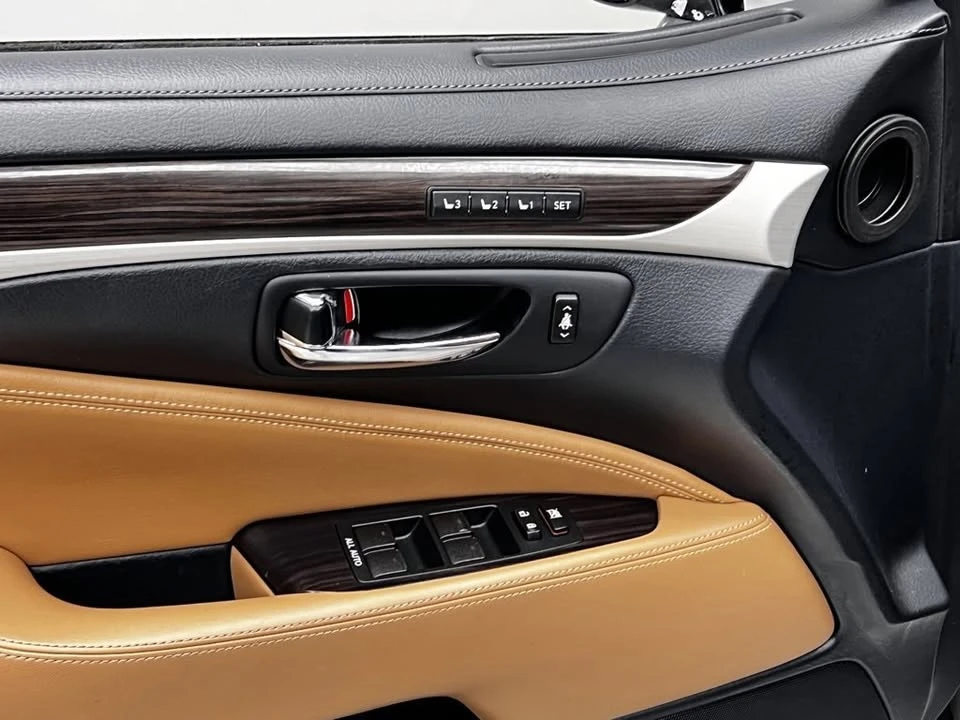2013 Lexus LS 4th Gen - Image 17 of 20