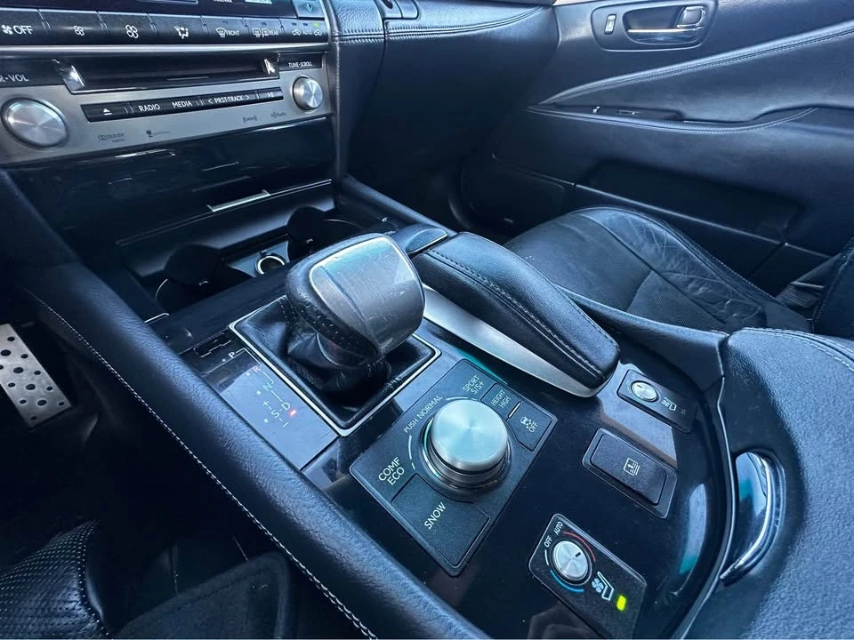 2013 Lexus LS 4th Gen - Image 10 of 12