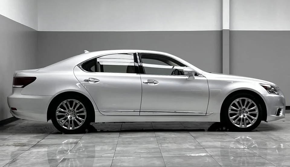 2013 Lexus LS 4th Gen - Image 4 of 20