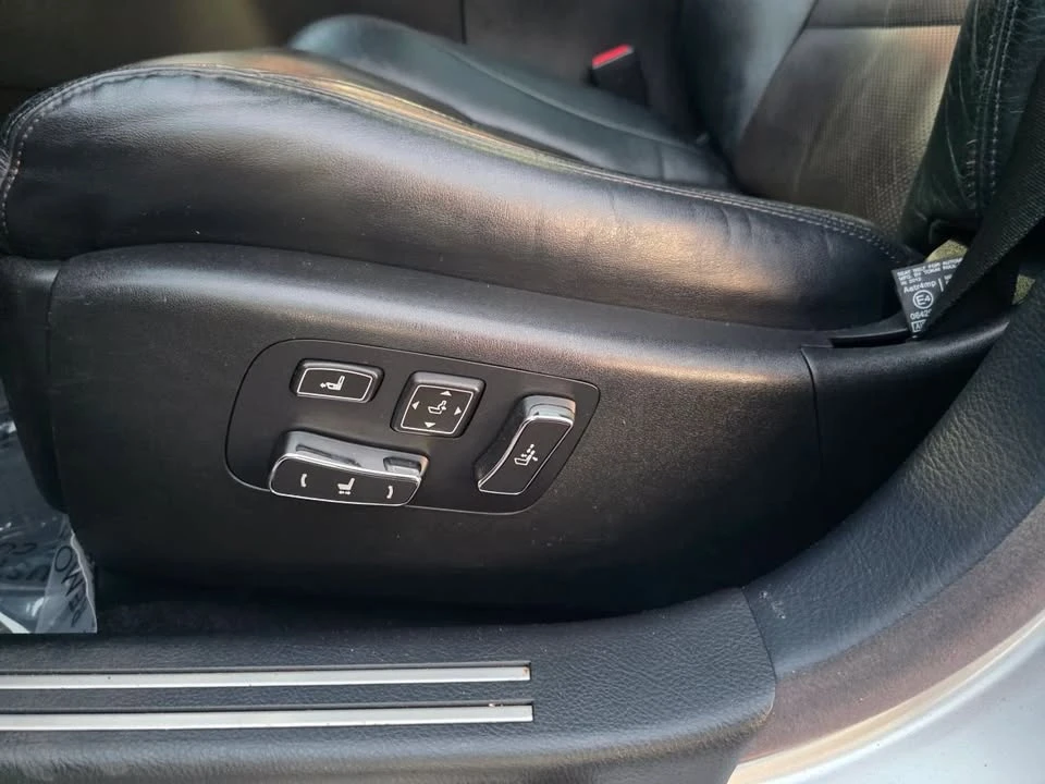 2013 Lexus LS 4th Gen - Image 19 of 20