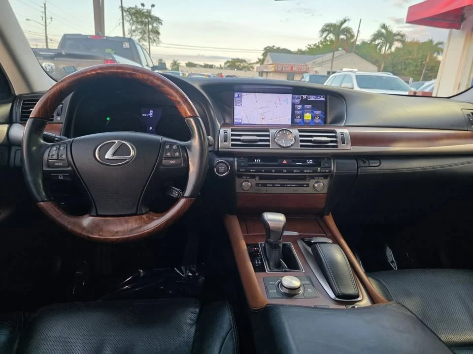 2013 Lexus LS 4th Gen - Image 12 of 20