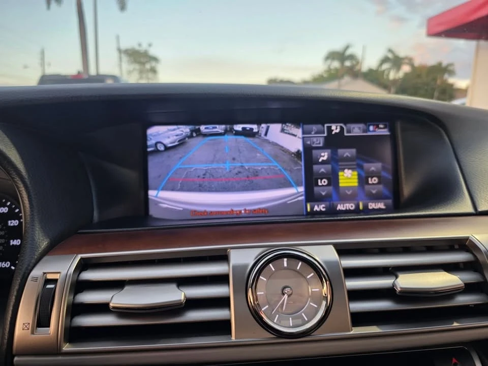 2013 Lexus LS 4th Gen - Image 17 of 20