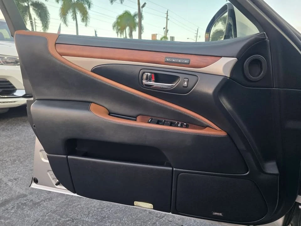 2013 Lexus LS 4th Gen - Image 13 of 20