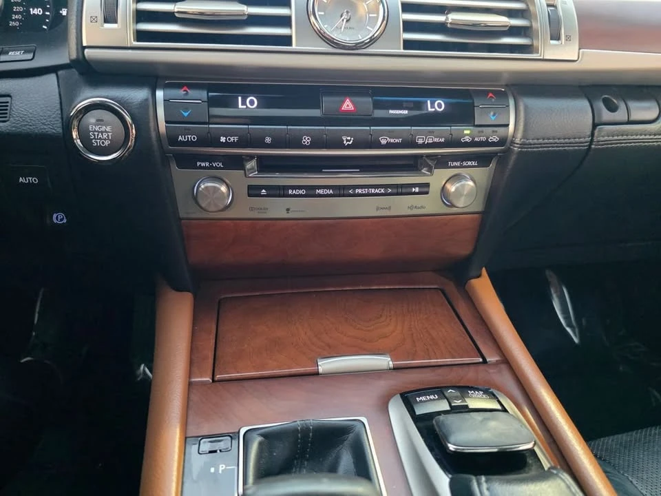 2013 Lexus LS 4th Gen - Image 16 of 20