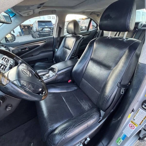 2013 Lexus LS 4th Gen - Image 9 of 16