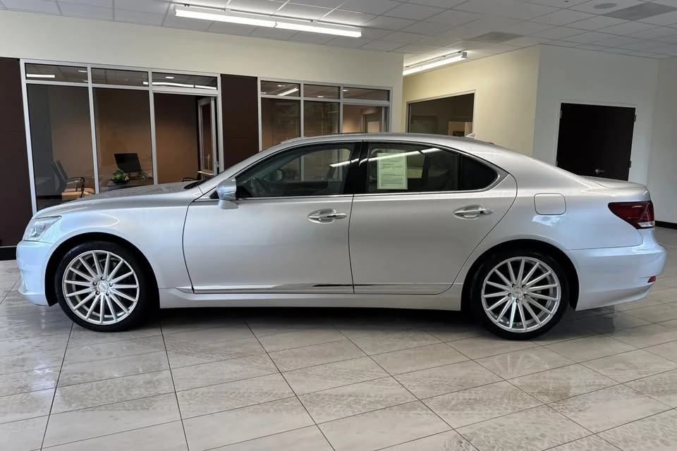 2013 Lexus LS 4th Gen - Image 6 of 14