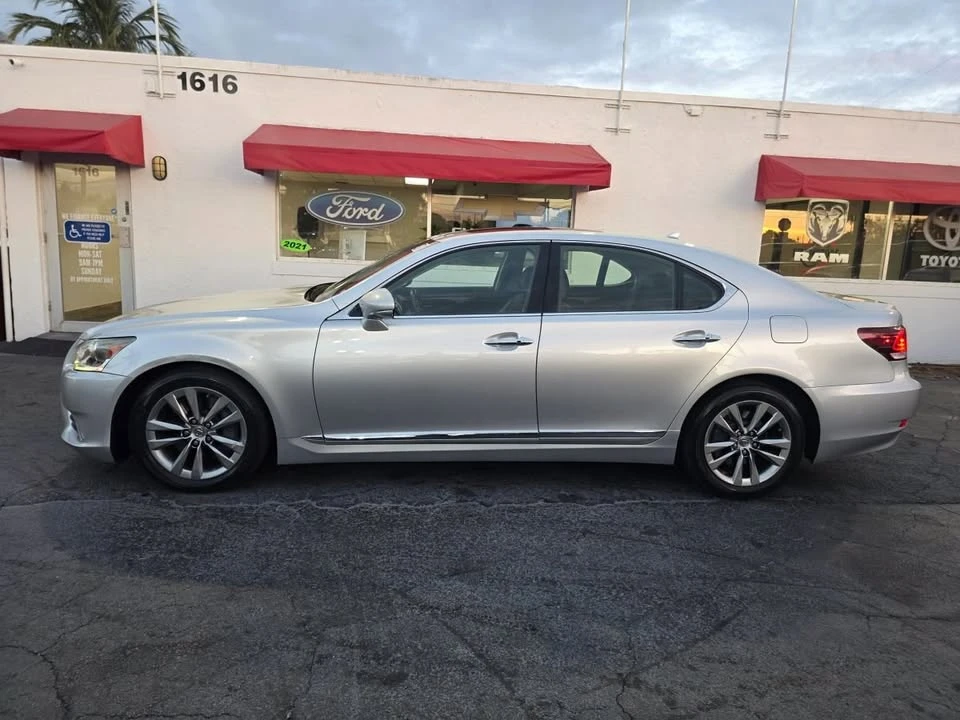2013 Lexus LS 4th Gen - Image 20 of 20