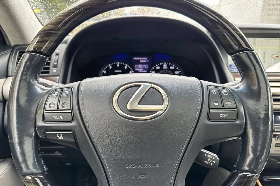 2013 Lexus LS 4th Gen - Image 14 of 14