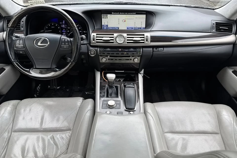 2013 Lexus LS 4th Gen - Image 9 of 14