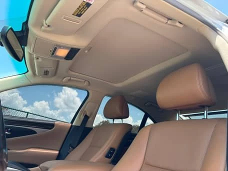 2013 Lexus LS 4th Gen - Image 2 of 8