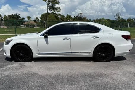 2013 Lexus LS 4th Gen - Image 7 of 8