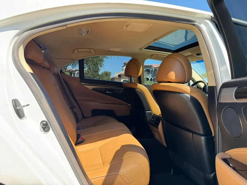 2013 Lexus LS 4th Gen - Image 15 of 20