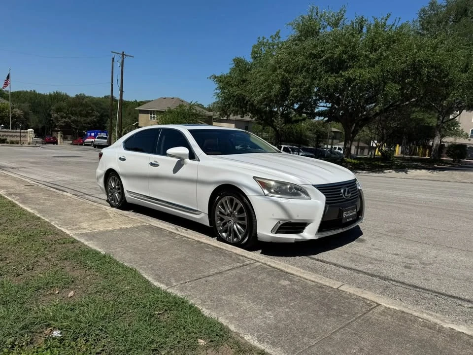 2013 Lexus LS 4th Gen - Image 10 of 20