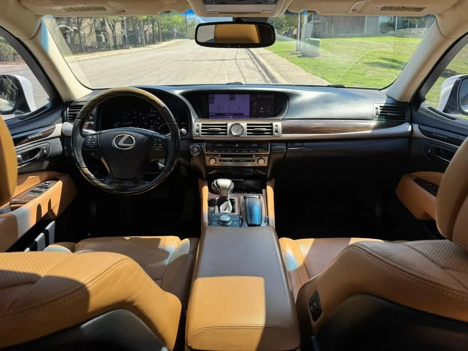 2013 Lexus LS 4th Gen - Image 16 of 20