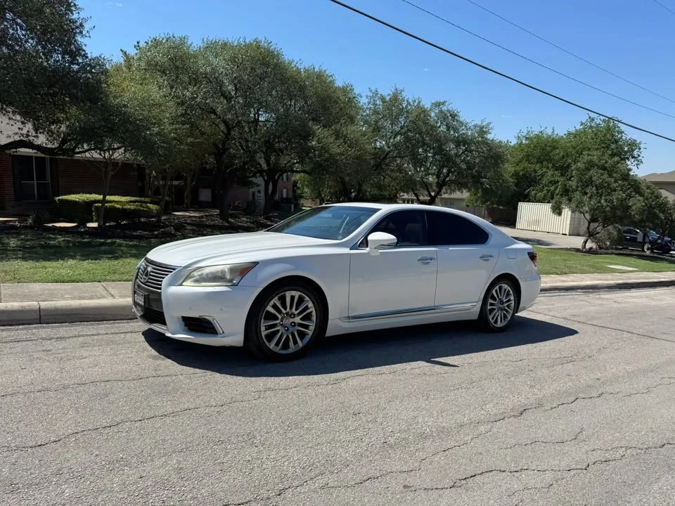 2013 Lexus LS 4th Gen - Image 3 of 20