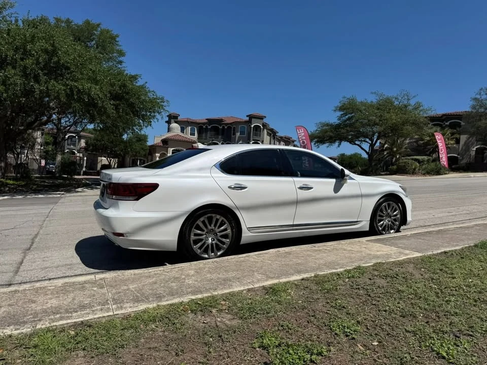 2013 Lexus LS 4th Gen - Image 12 of 20