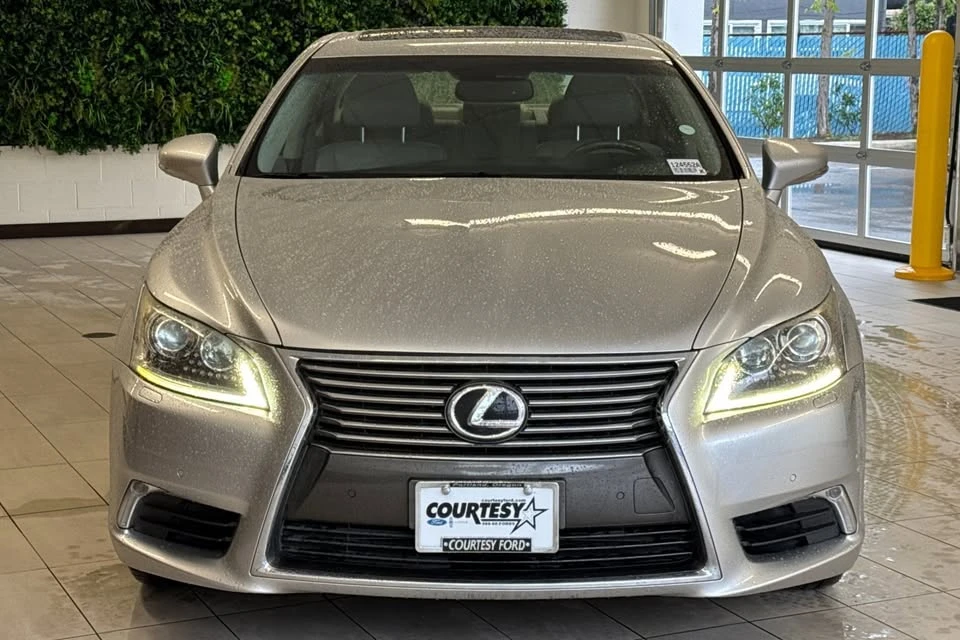 2013 Lexus LS 4th Gen - Image 7 of 12