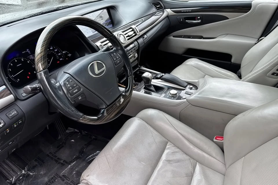 2013 Lexus LS 4th Gen - Image 12 of 12