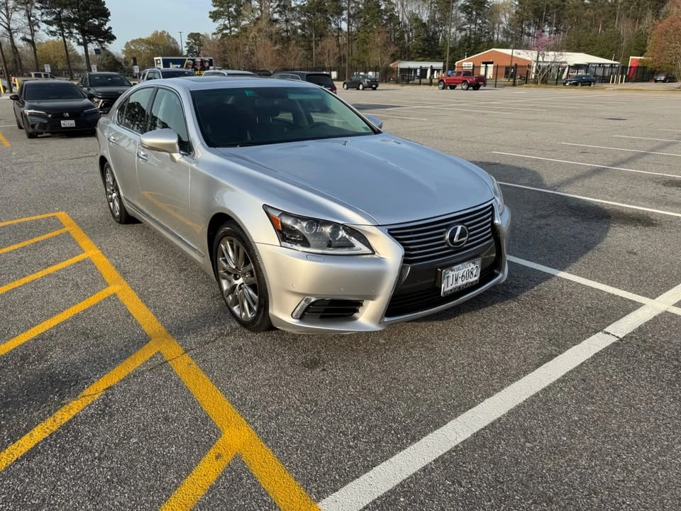 2013 Lexus LS 4th Gen - Image 9 of 16