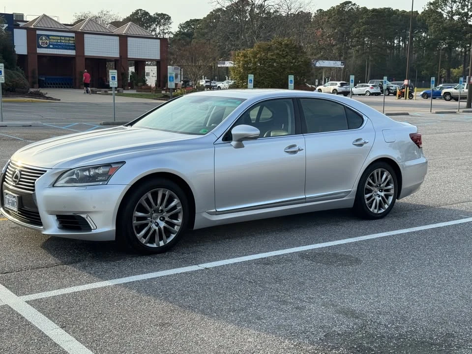 2013 Lexus LS 4th Gen - Image 4 of 16