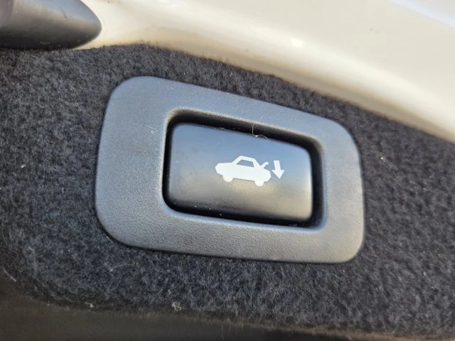 2013 Lexus LS 4th Gen - Image 15 of 19