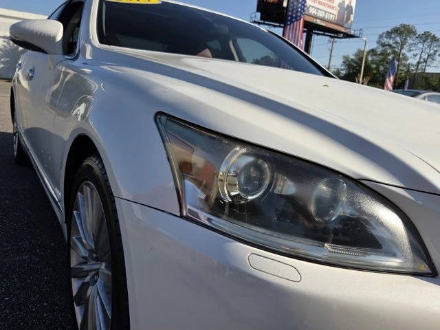 2013 Lexus LS 4th Gen - Image 18 of 19