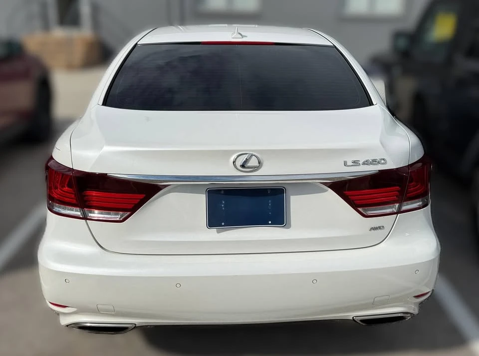 2013 Lexus LS 4th Gen - Image 5 of 10