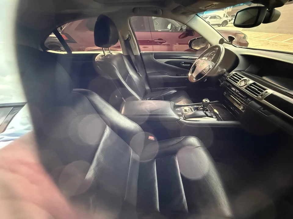 2013 Lexus LS 4th Gen - Image 9 of 10