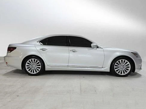 2013 Lexus LS 4th Gen - Image 2 of 17