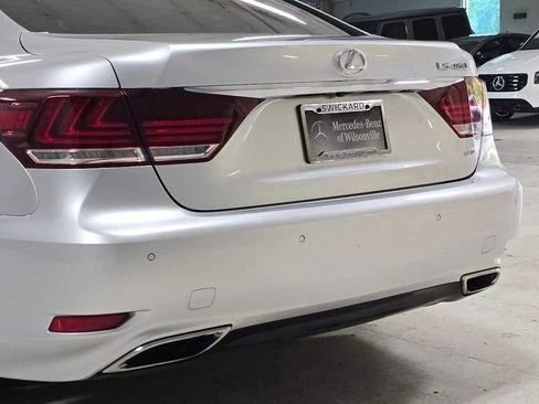 2013 Lexus LS 4th Gen - Image 10 of 17