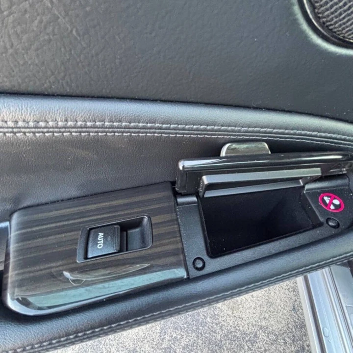 2013 Lexus LS 4th Gen - Image 17 of 20