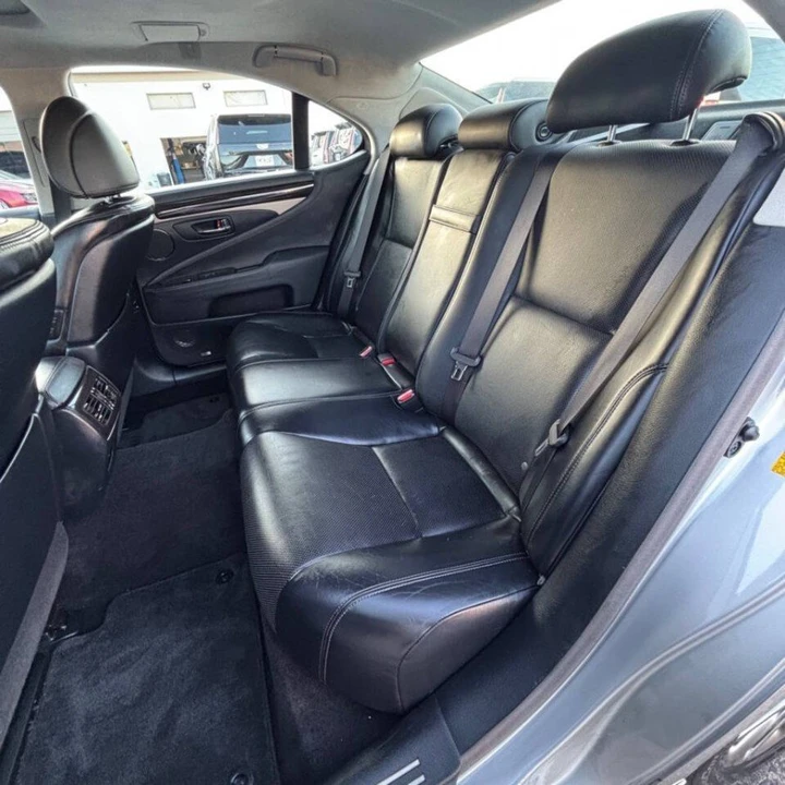 2013 Lexus LS 4th Gen - Image 15 of 20