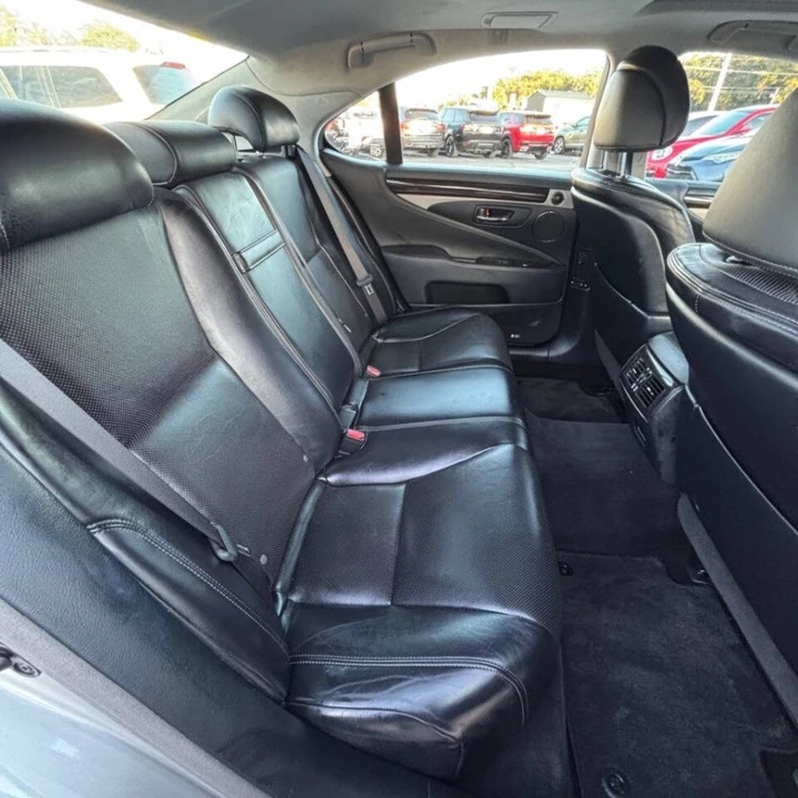 2013 Lexus LS 4th Gen - Image 19 of 20